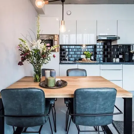Vibrant 2br Zeeburgerpad Amsterdam